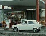 http://i29.photobucket.com/albums/c268/VuleGSBeograd/Sivi Dom/Epizoda 2/Peugeot 104 GL/th_Peugeot104GL8.jpg